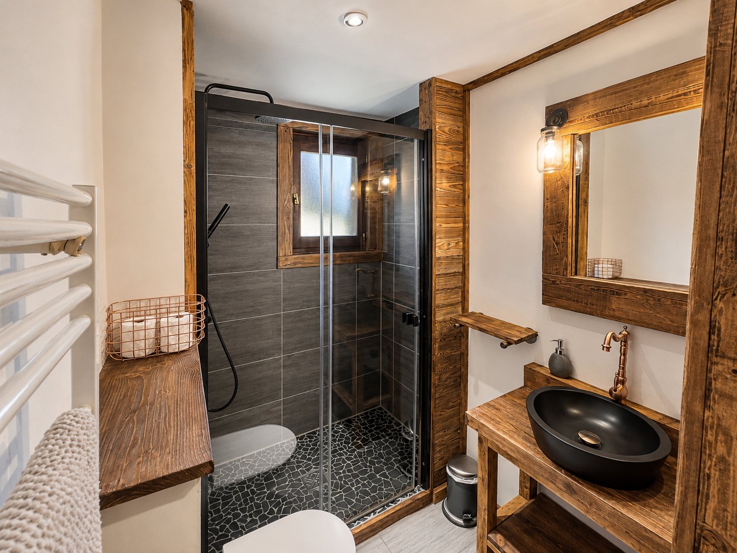 Luxury en-suite bathroom